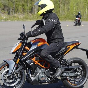 Moottoripyörä, KTM, 125, Duke, moottoripyöräkurssi, motojysky