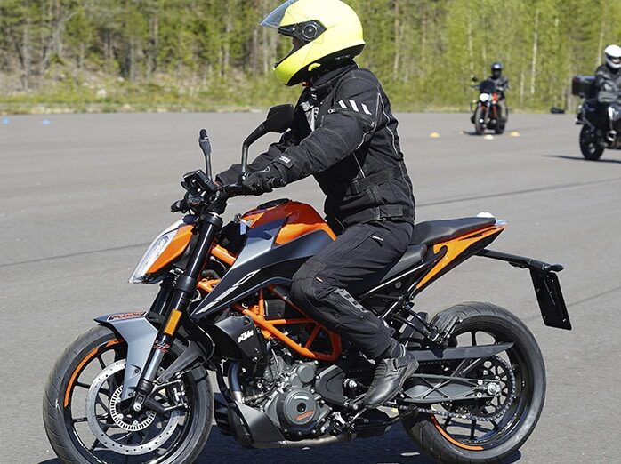 Moottoripyörä, KTM, 125, Duke, moottoripyöräkurssi, motojysky